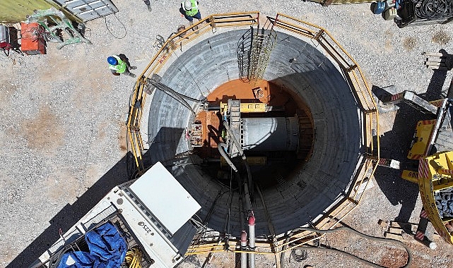 Başkan Altay: “Mikro Tünel İle Trafiği Kapatmadan Çevreyi Rahatsız Etmeden Çalışıyoruz”