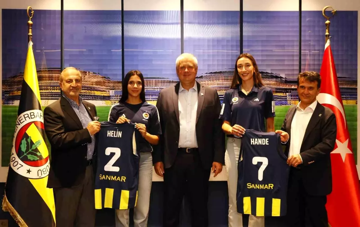 Fenerbahçe Kadın Voleybol Takımı Hande Baladın ve Helin Kayıkçı ile Anlaştı