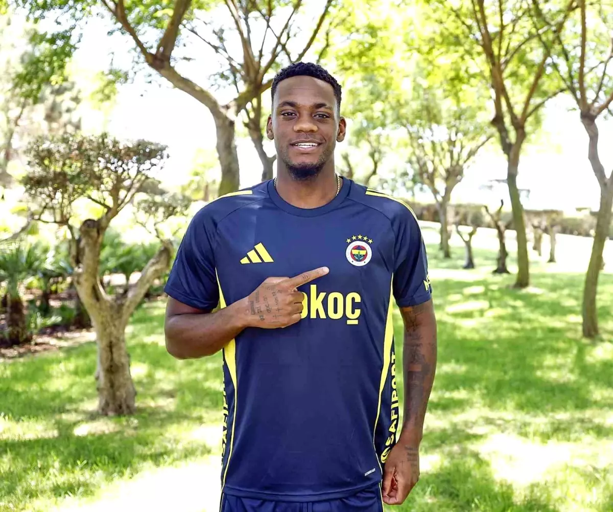 Jhon Duran: Fenerbahçe’de Olmaktan Çok Mutluyum