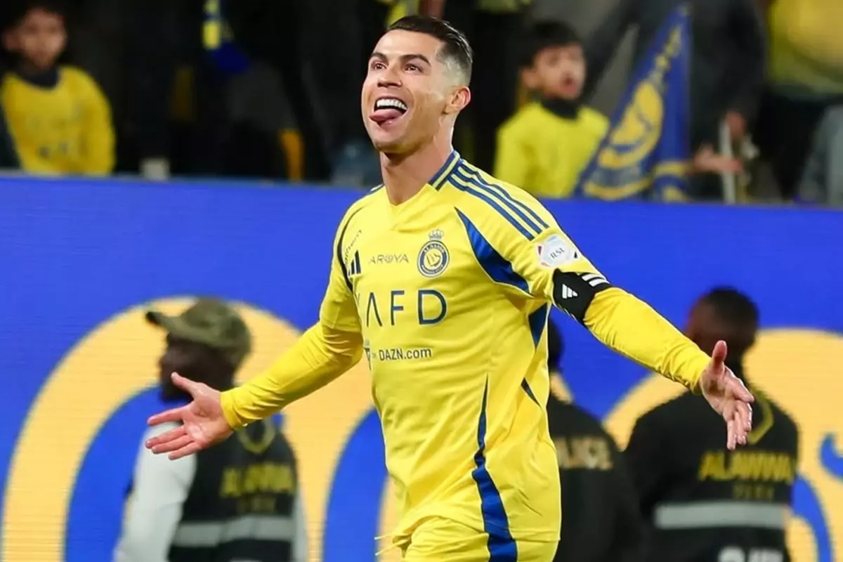 Ünlü futbolcu itiraf etti! Ronaldo’yla tokalaştığı için ellerini yıkamamış